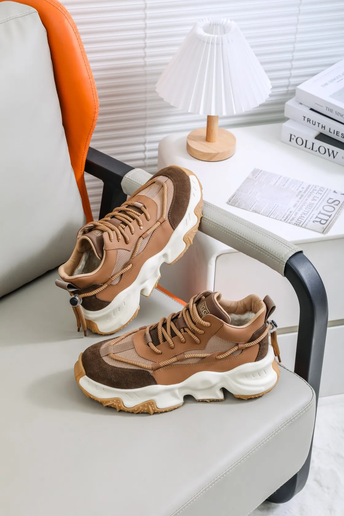 Men's shoes 💰620 IUGGI Heavy-duty thick-soled dad shoes EVA foam outsole Rarely seen on the market Retro version Very good-looking on the feet Mainly because it is so classy All-sheep fur lining Thick sole plate Super soft rebound Model 6081 Men's model 39-44 [issued]